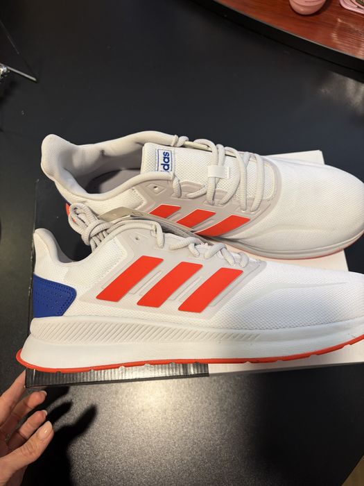 Маратонки Adidas 44
