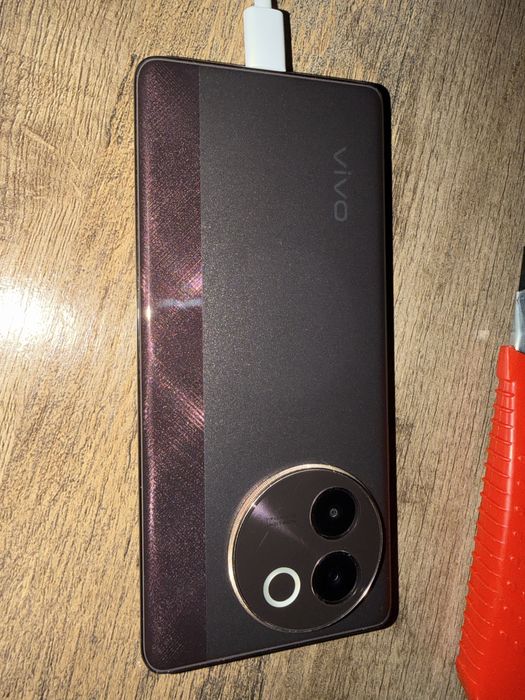 Продам телефон vivo v30e