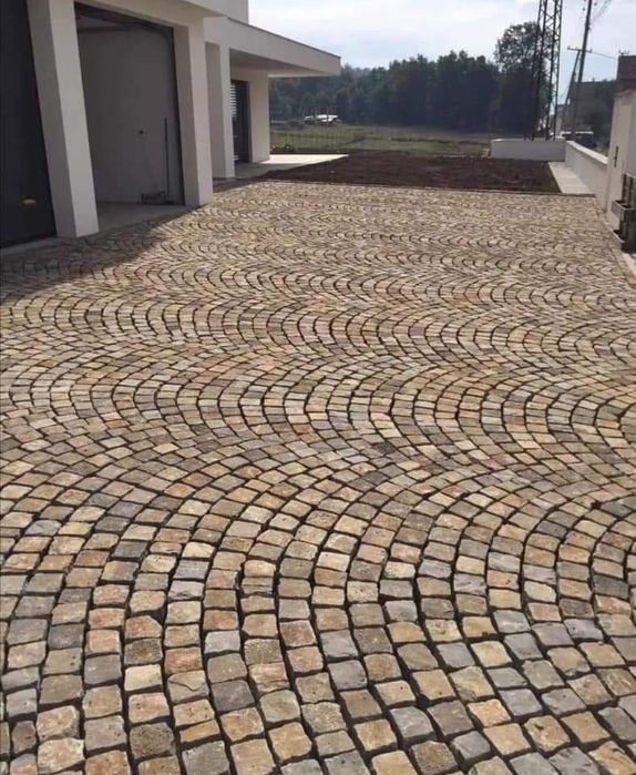 Amenajări curți grădini