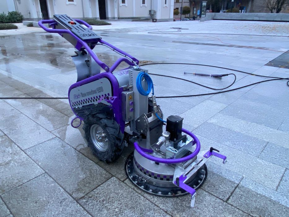 Curatare pavaje prin hidrosablare