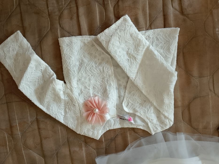 Белое детское платье с балером