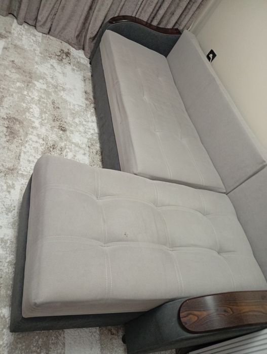 Продаеться угловой диван