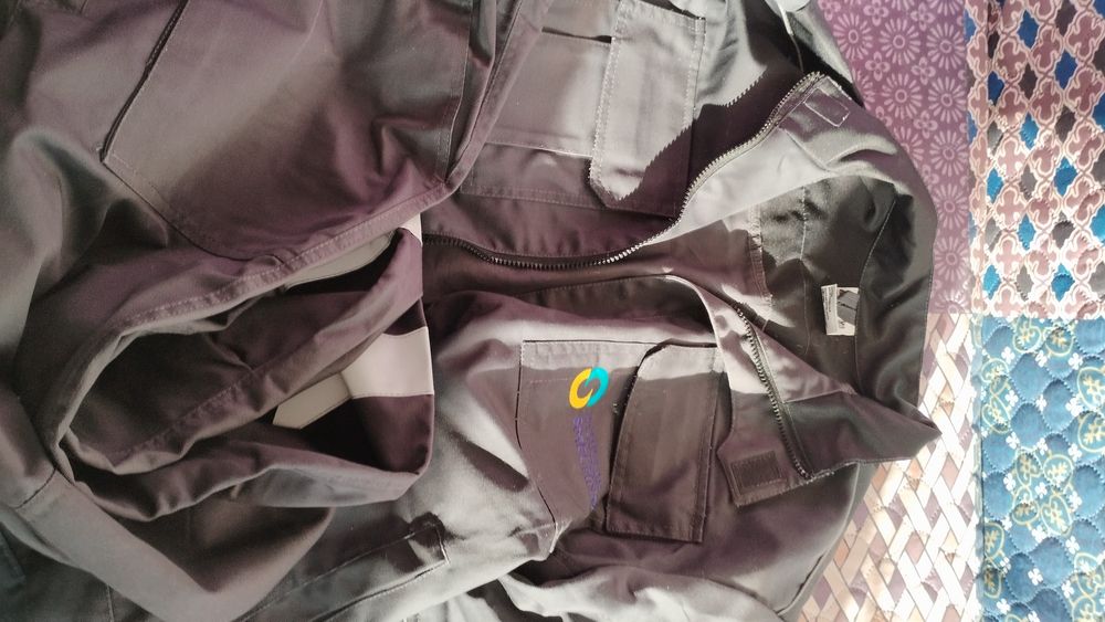 Продам спец.одежду.