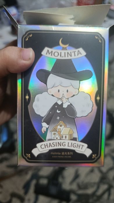 Фколлекцтоная игурка Pop mart. Molinta Chasing lights.