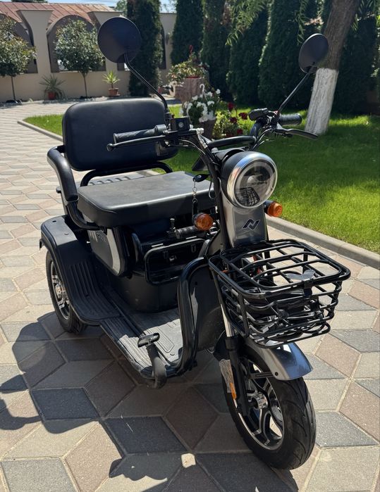 Vand triciclu electric!