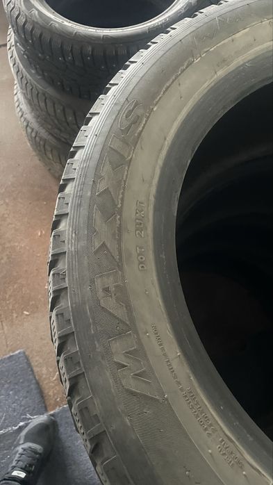 245/55/19 липучки зимние