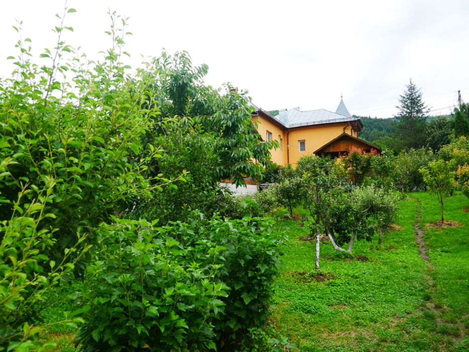 Casă cu teren de vânzare – sat Slobozia, comuna Stoenești, jud. Argeș – 30.000 €