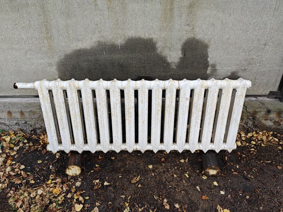 Продам чугунную батарею