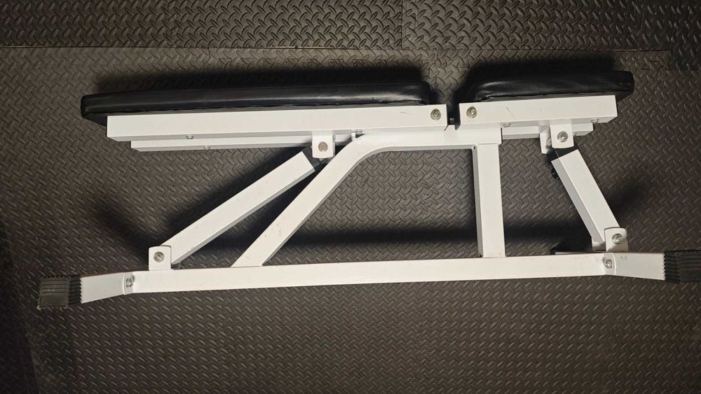 Клетка за вдигане на тежести, лежанка и олимпийски дискове Ф50