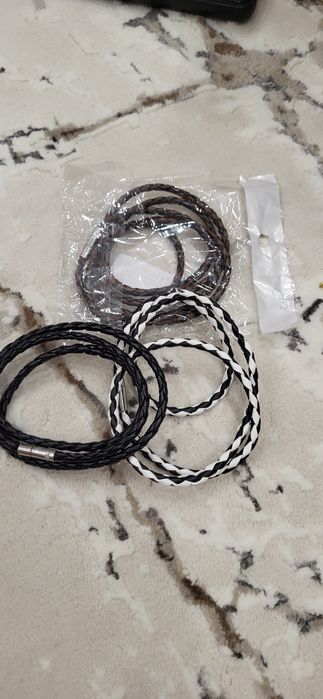 Браслеты новые 3 шт ест