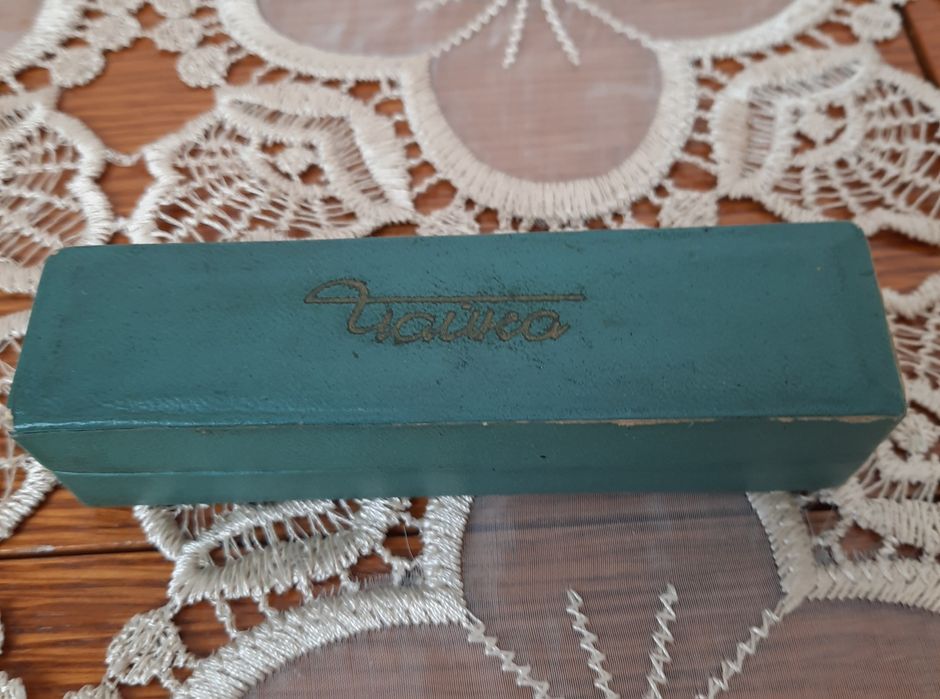 Дамски ръчен механичен часовник 2 броя -Чайка -топ цена !