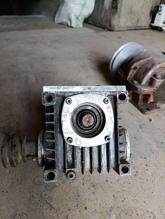 Редуктор сотилади