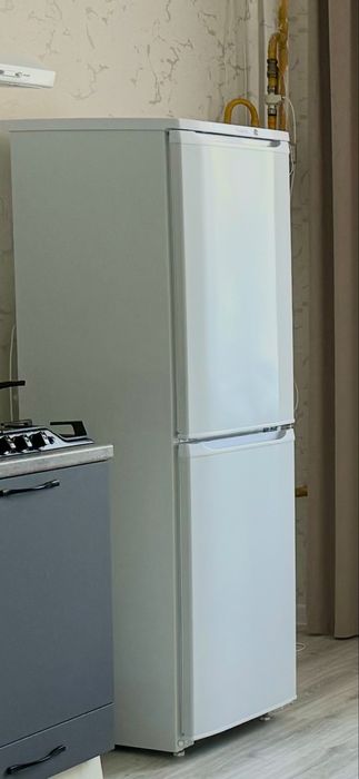 Холодильник 2023г. в отличном состоянии