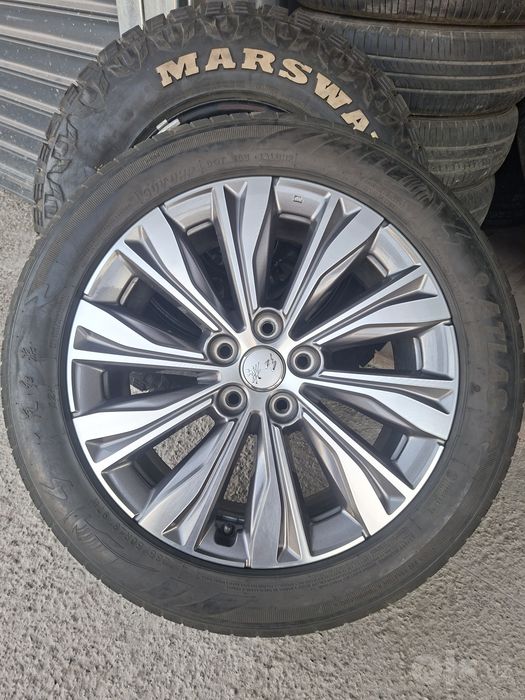 Hongqi Eqmi5 120$ диск+шина одна штука. Состояние идеально дефект нету