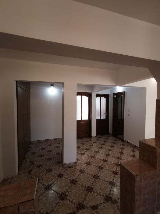 Vând apartament cu 3 camere