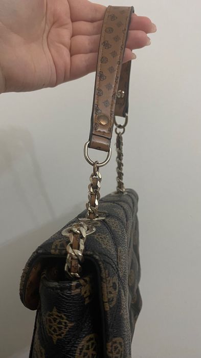 Дамска чанта Guess