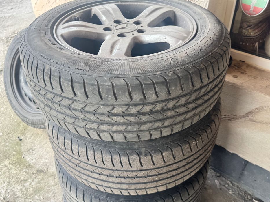 продавам гуми а джанти  3 броя и една резерва 16ки добро състояние