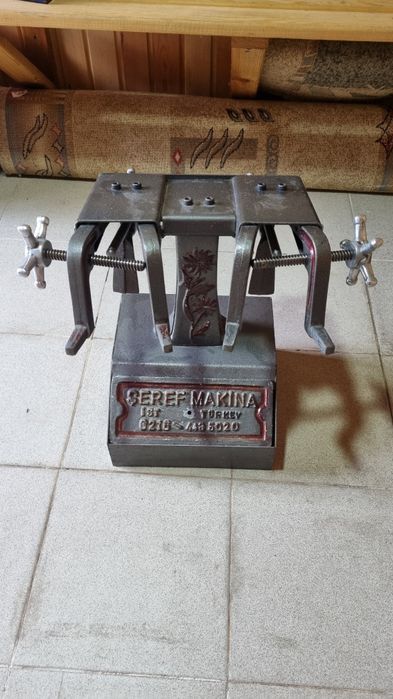 Профессиональный аппарат для растяжки обуви. Производство Турция.