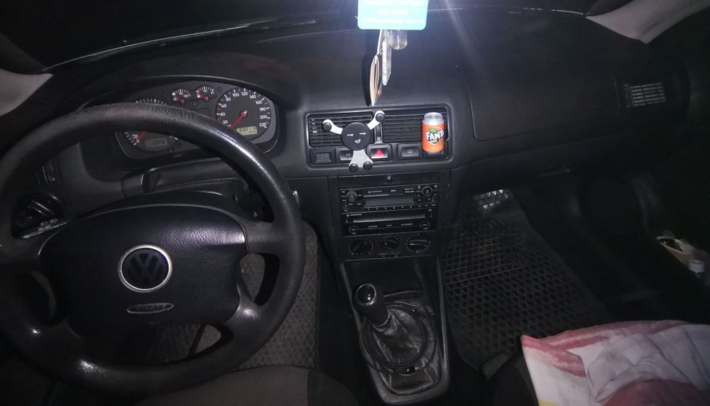 VOLKSWAGEN e-Golf 2000 — imagine 1