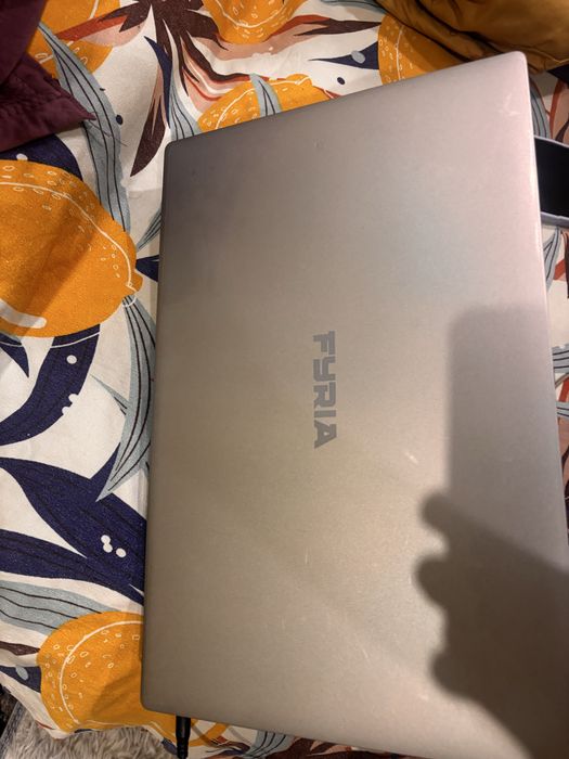 Продам ноутбук в отличном состояни