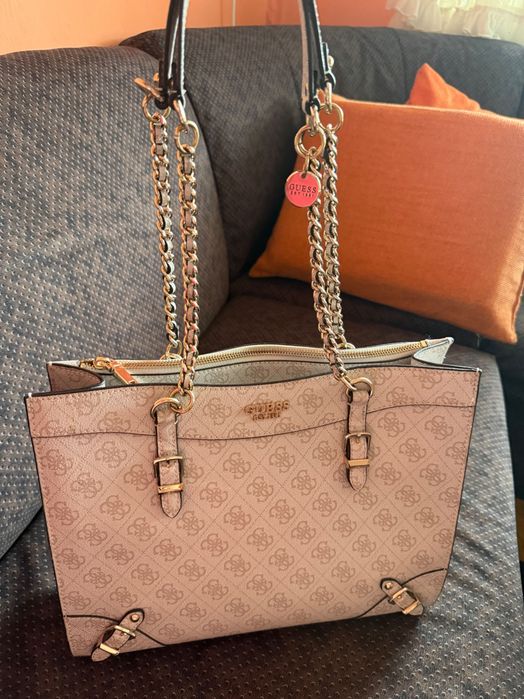 Дамска чанта Guess