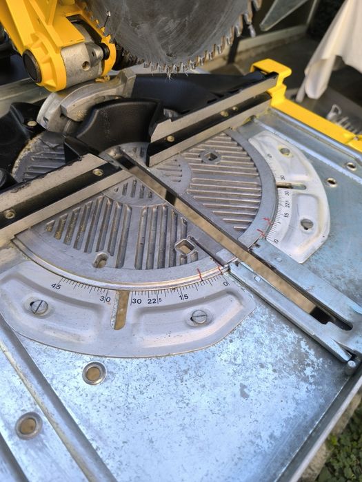 Комбиниран циркуляр и пендула DeWALT DW743 , 2000W