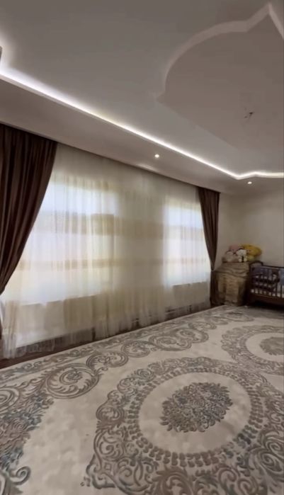 Кибрай туманида ховли учаска сотилади 8 сотих 5 та хона