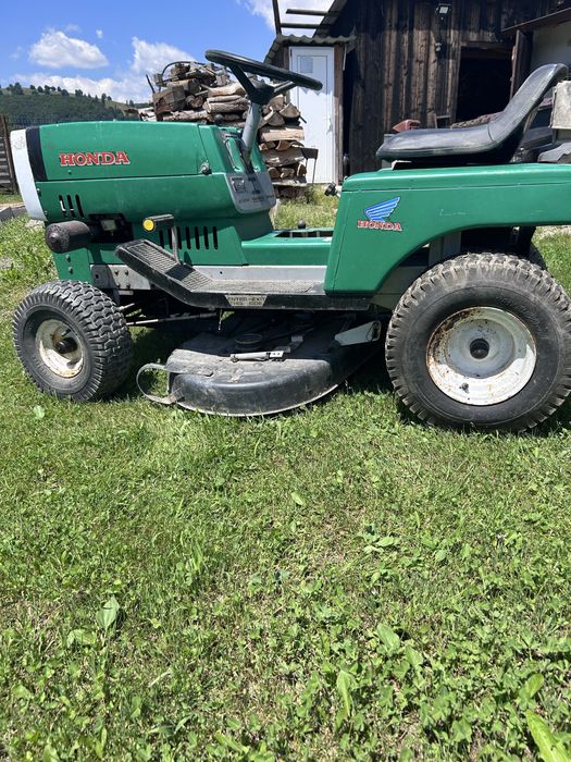 Vand tractoras Honda (ca defect invarte dar nu are scâteie)
