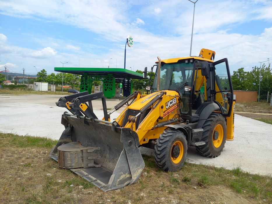 Inchiriez Buldoexcavator zona Deva-Simeria-Hunedoara si Imprejurimi