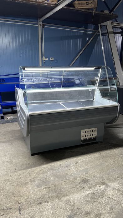 Vitrina frigorifica pentru mezeluri si cane / orizontala / gri