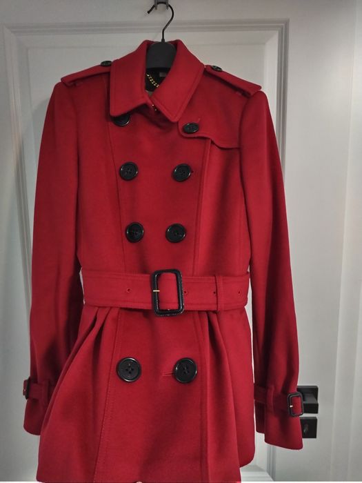 Palton Burberry pentru iarnă