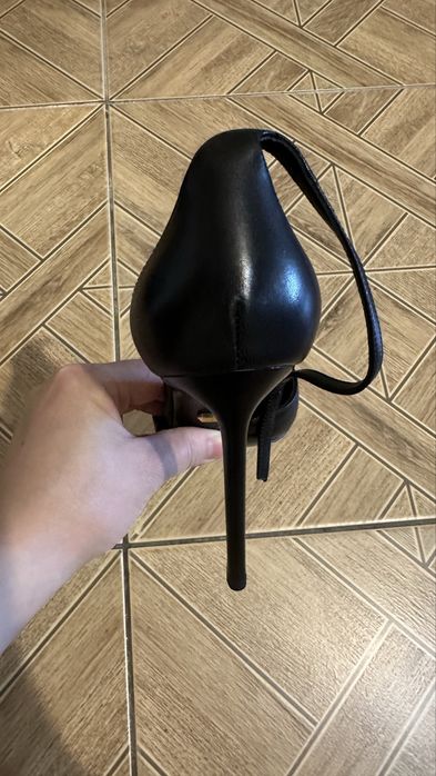Новые туфли из натуральной кожи