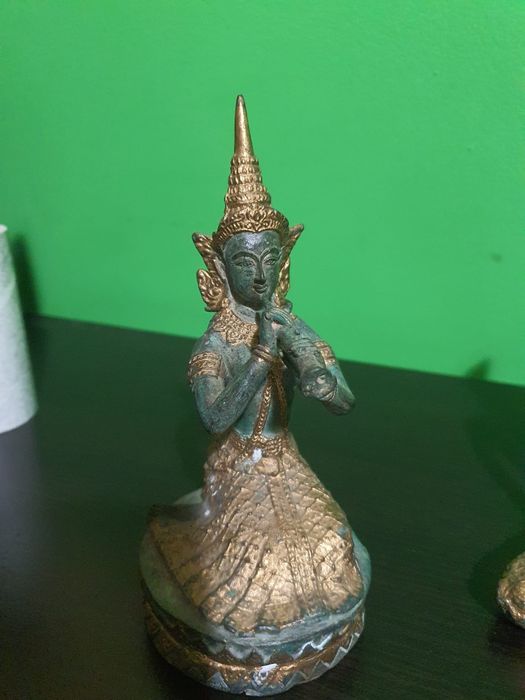 Statuii Îngerii lui Buddha