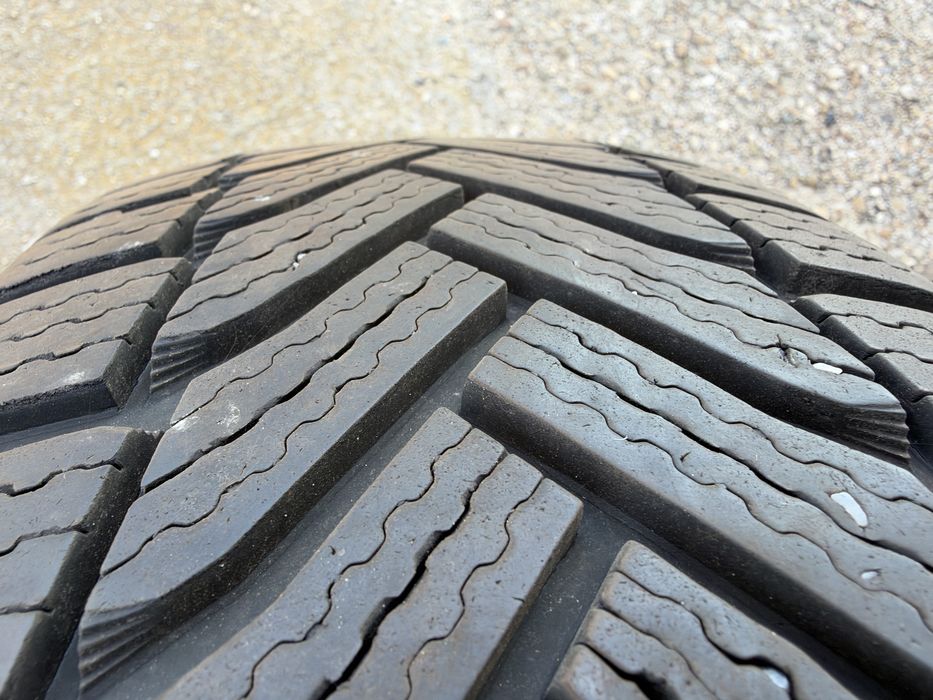 4бр. ОТЛИЧНИ Зимни Гуми С Борд 205/55R/16 -MICHELIN- DOT:4121- 7.0мм.+6.8мм.