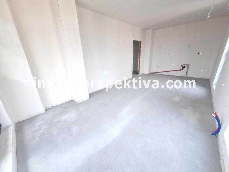 Продава се Двустаен апартамент в Пловдив, Тракия - 74 кв.м за 820 €/кв.м - Снимка #2