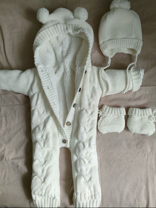 Утеплённый вязаный комплект на выписку р.56-62