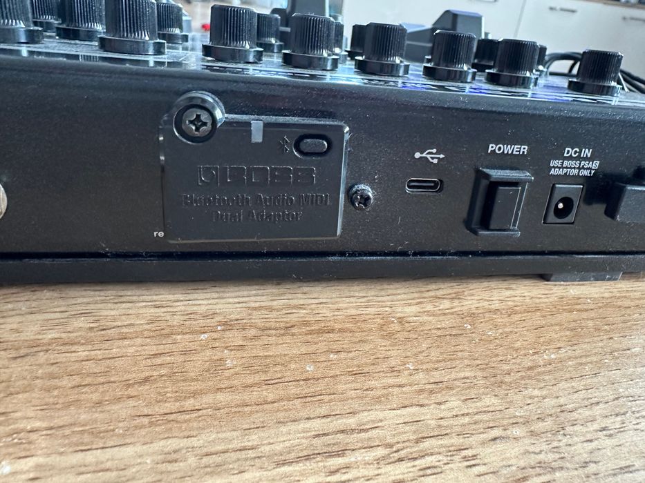 Boss ME90 с Bluetooth Adapter - мулти ефекти за китара