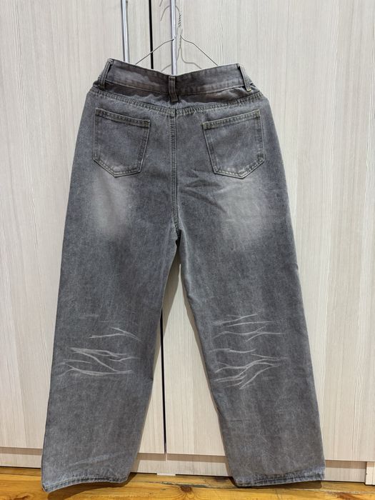 Джинсы и спортивные трико