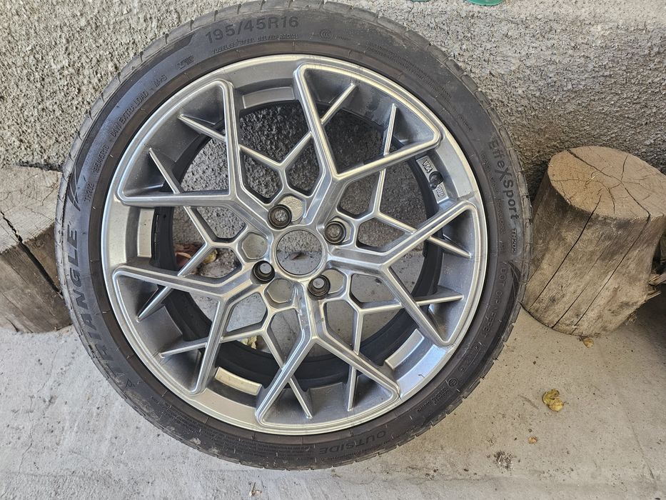 Диски 16r HRE 4х100 triangle 24год лето