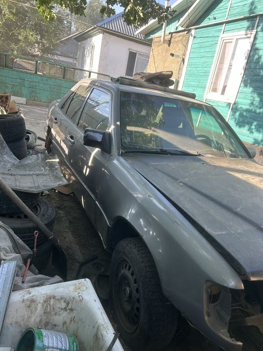 Продам мерс 124