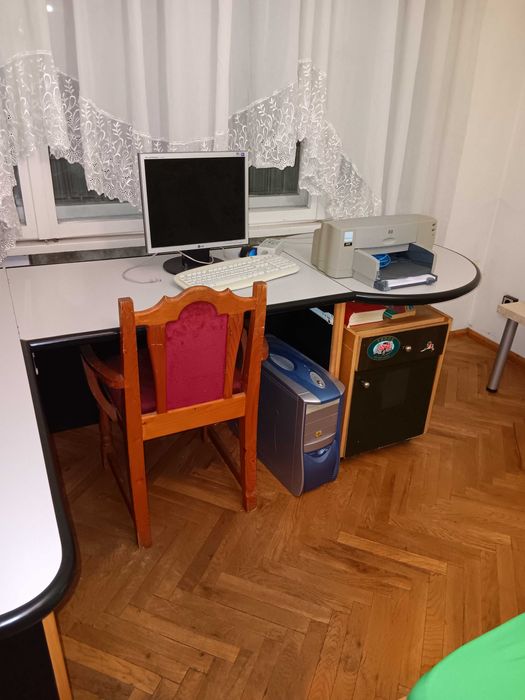 Ъглово бюро,втора употреба,запазено,в гр.Шумен