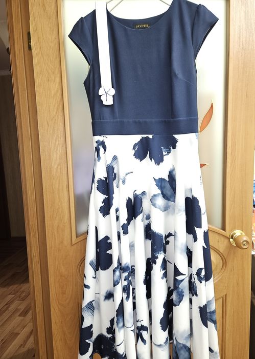 Вечернее платье с цветочным узором