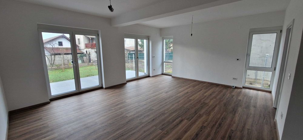 Zona Mehala: casa cu garaj