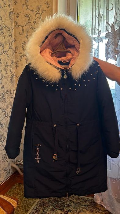 Продам куртку зимнюю для девочки