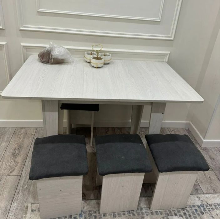 Кухонный стол и табуретки 4