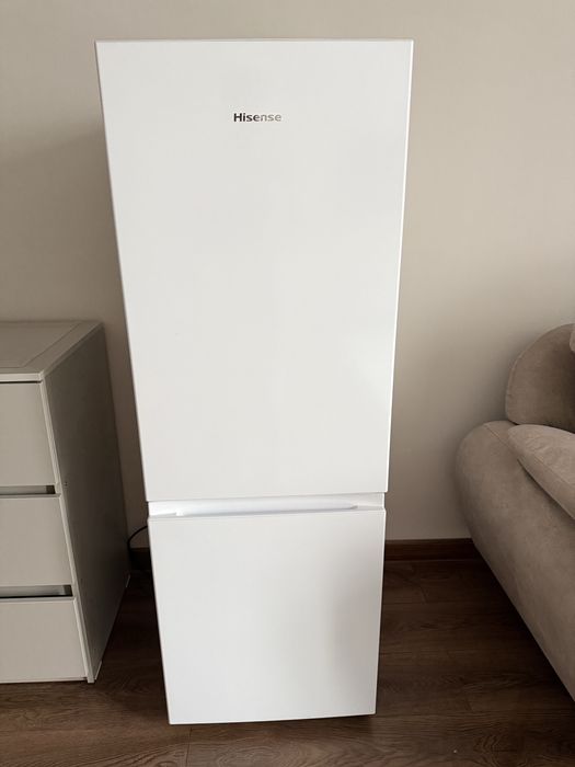 Холодильник Hisense