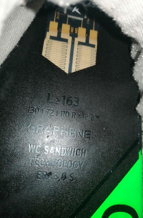 Schiuri HEAD Supershape cu tehnologie KERS – versiune LTD, 163 cm.