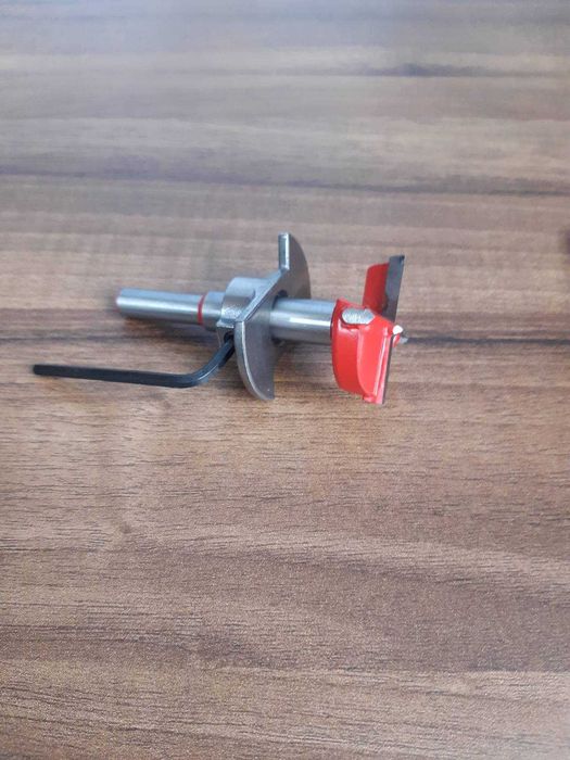 Шаблон и свредло за отвори на мебелни панти | Фрезер с ограничител