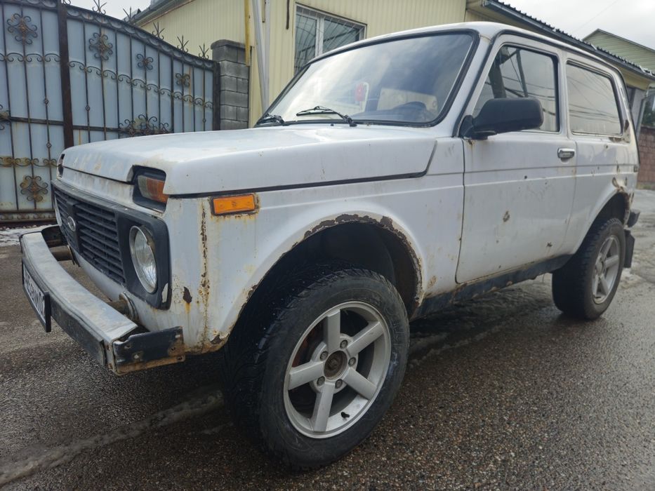 Продам ниву 2121