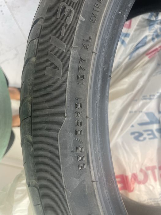 Шины 295/35/21 летние